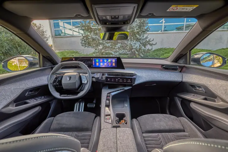 Peugeot E-5008 Long Range - 3