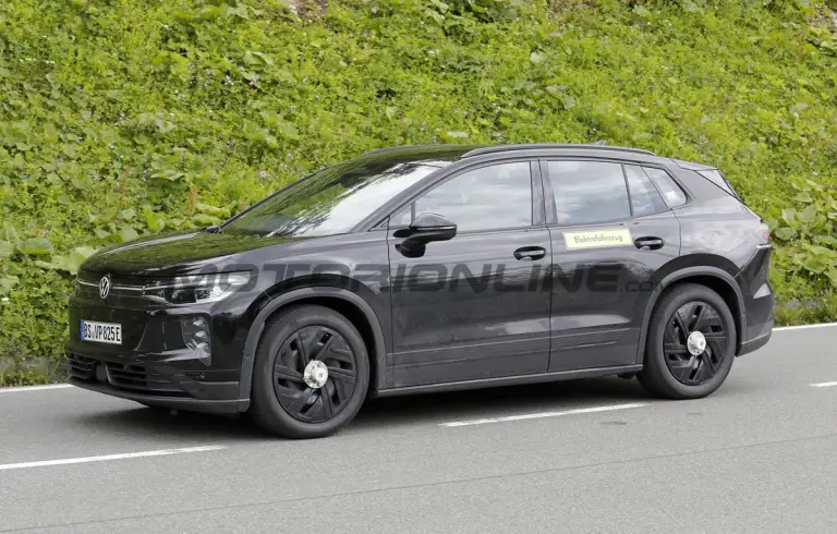 Volkswagen ID Tiguan - Foto spia 30-06-2026 - 4
