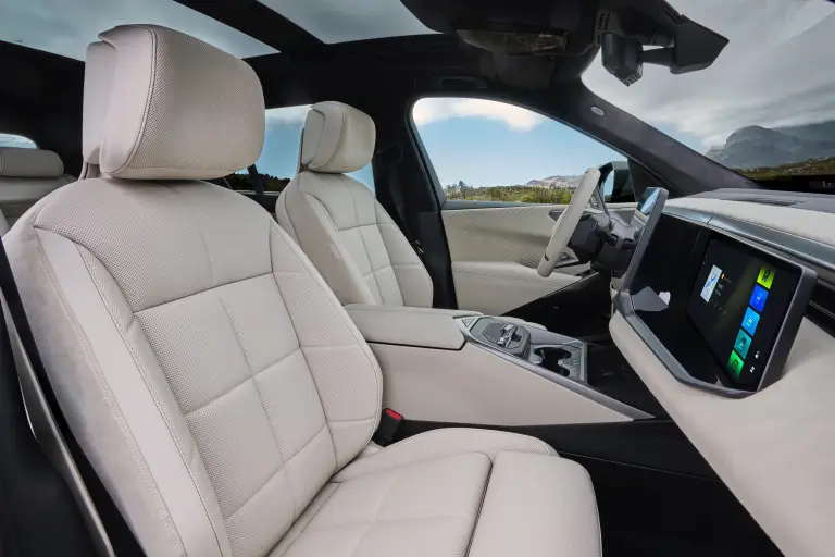 BMW X5 2027 - Foto ufficiali - 13