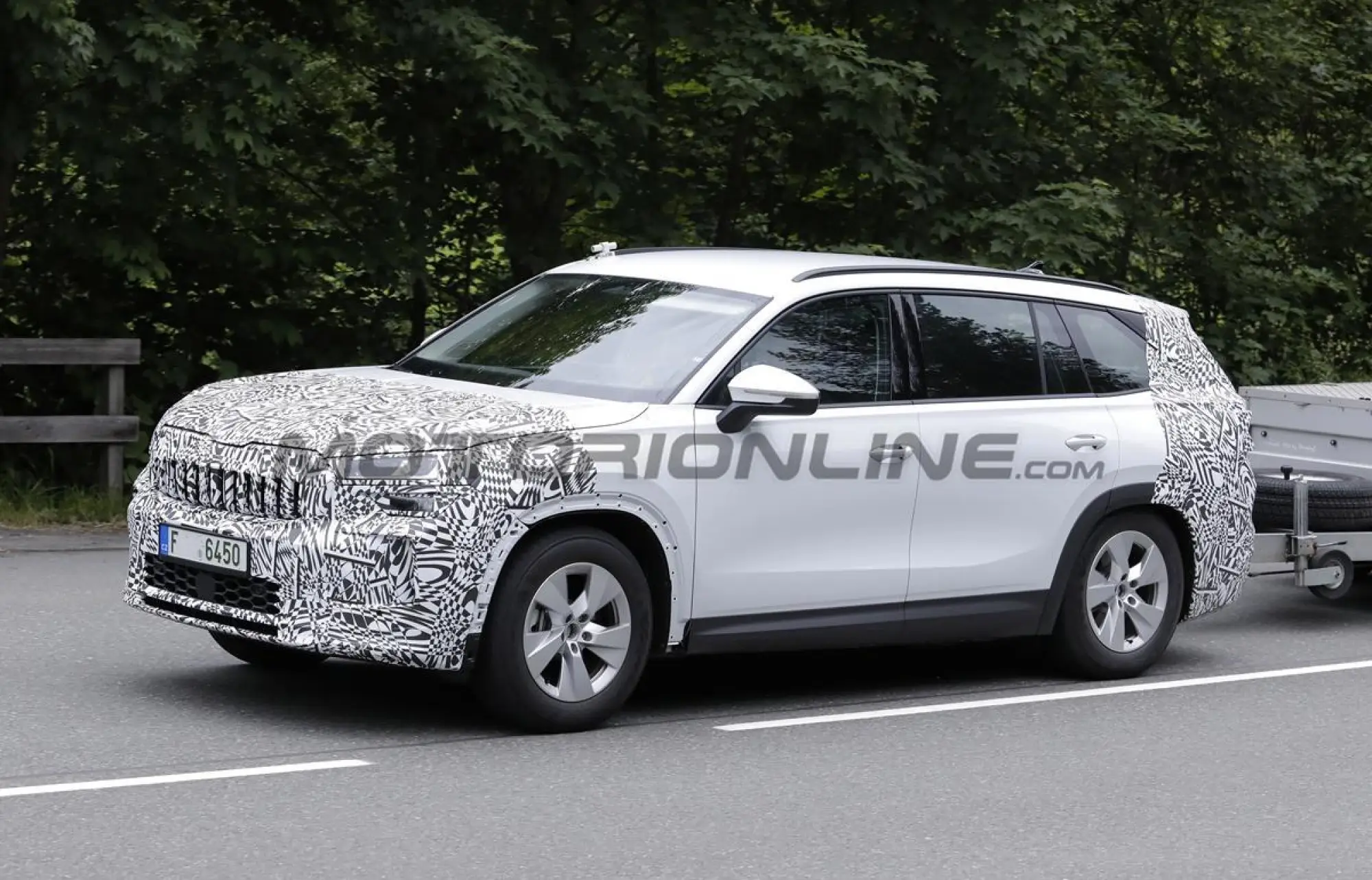 Skoda Kodiaq 2027 - Foto spia 07-07-2026 - 3