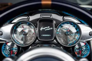 Pagani Huayra 70 Derecho