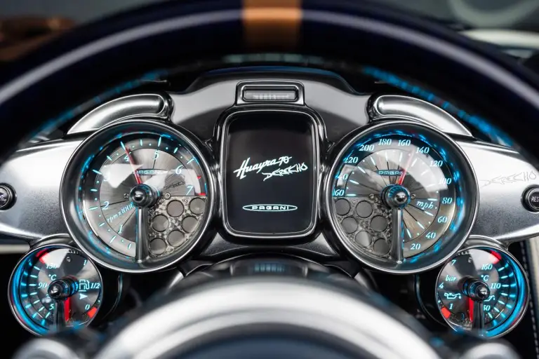 Pagani Huayra 70 Derecho - 9