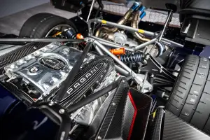 Pagani Huayra 70 Derecho