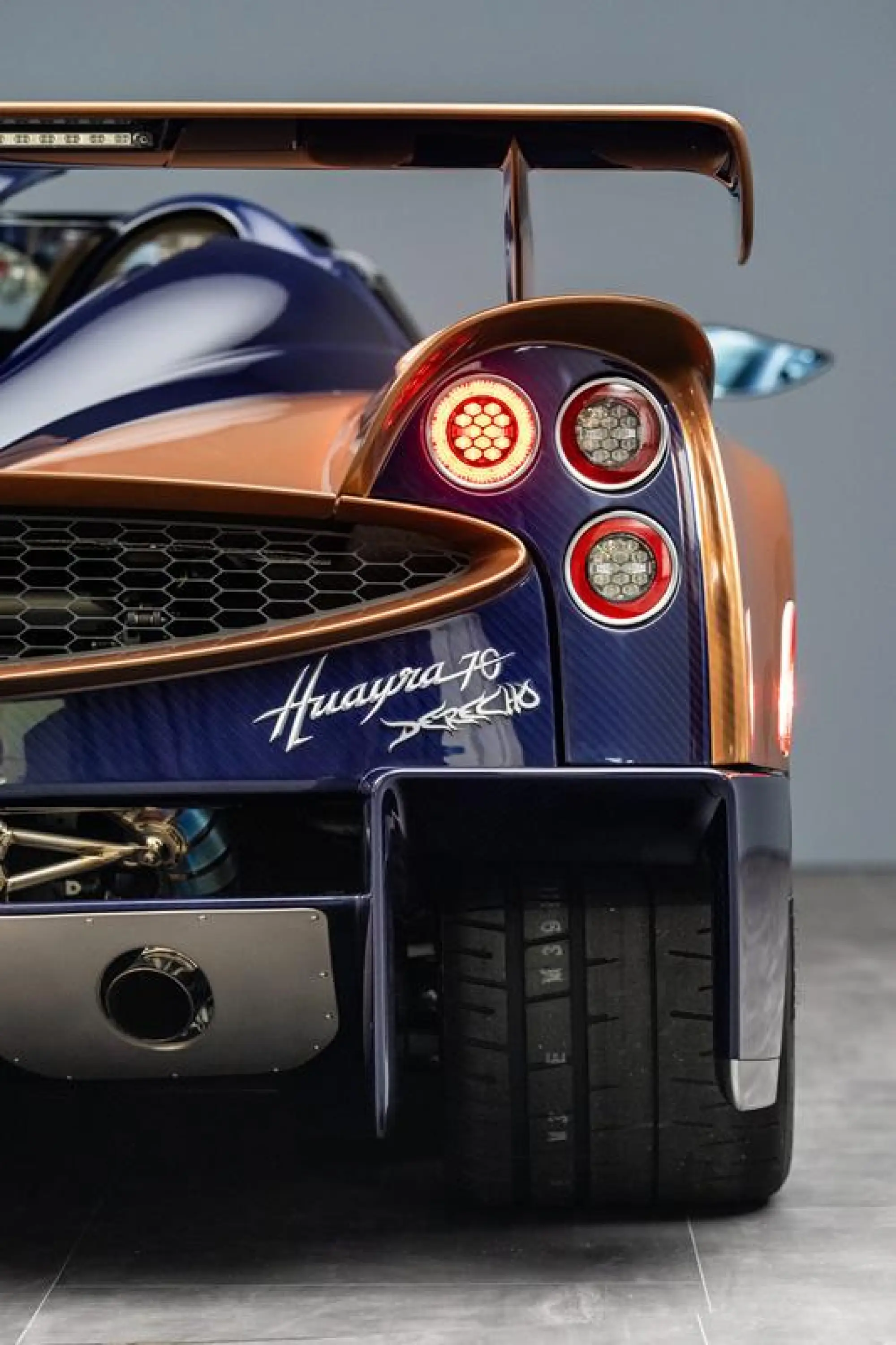 Pagani Huayra 70 Derecho - 6