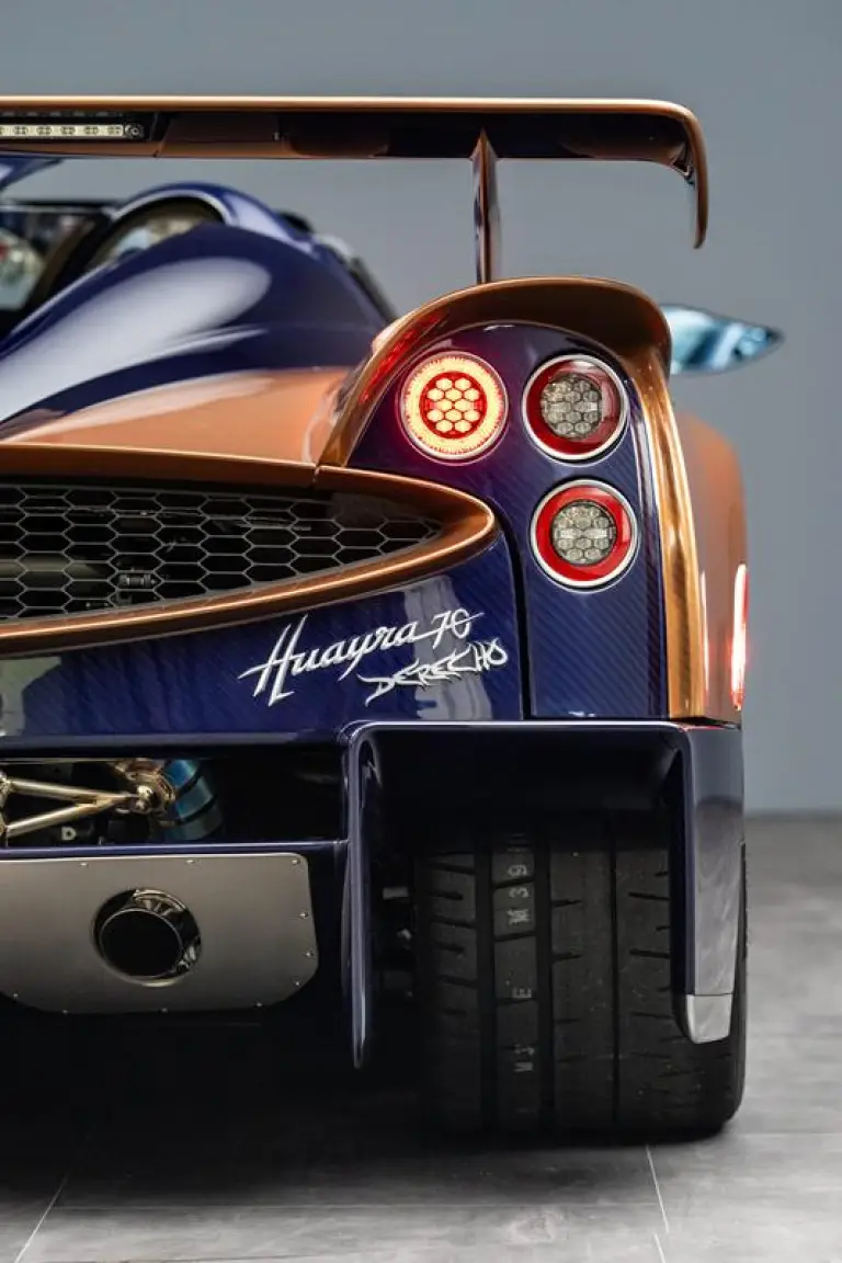 Pagani Huayra 70 Derecho - 6