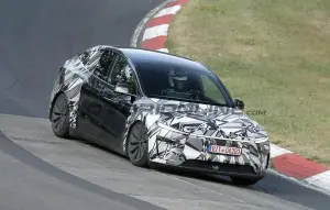Tesla Model Y L - Foto spia 09-07-2026