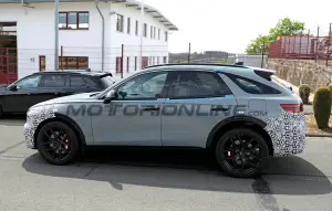 Genesis GV70 Hybrid - Foto spia 09-07-2026