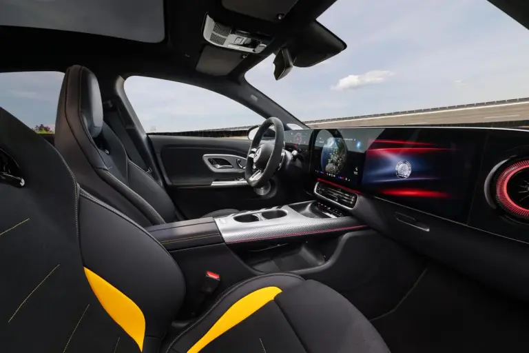 Mercedes-AMG CLA 45 4Matic 2026 - 24