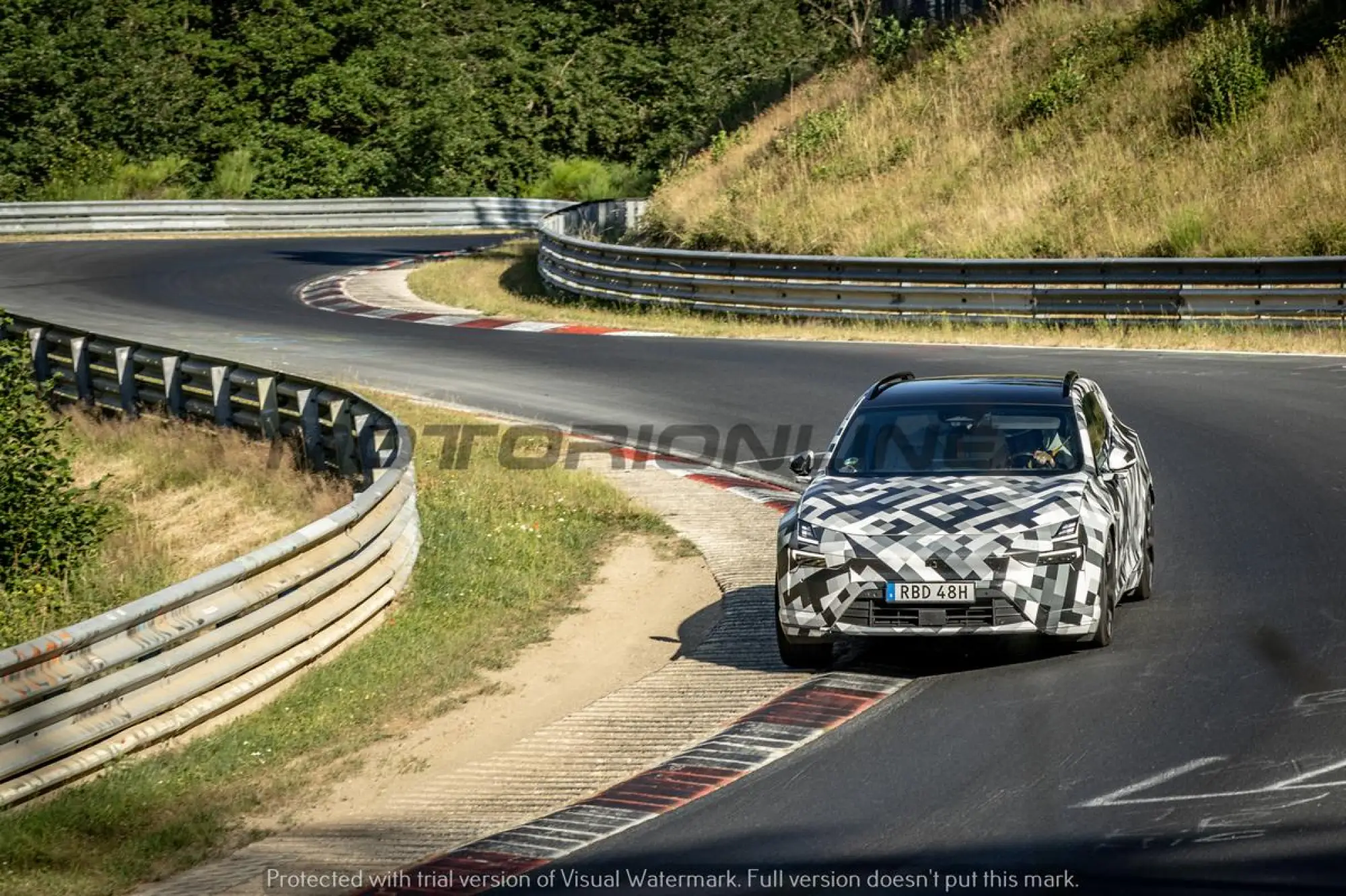 Polestar 4 SUV - Foto spia 13-07-2026 - 17