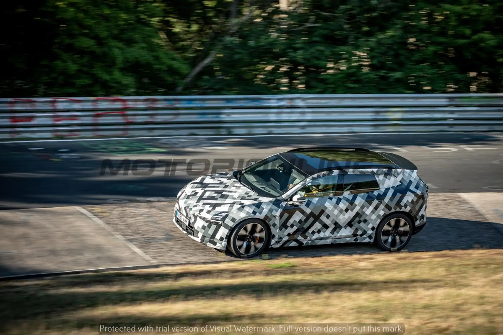Polestar 4 SUV - Foto spia 13-07-2026 - 12