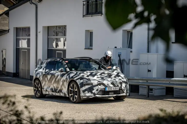 Polestar 4 SUV - Foto spia 13-07-2026 - 4