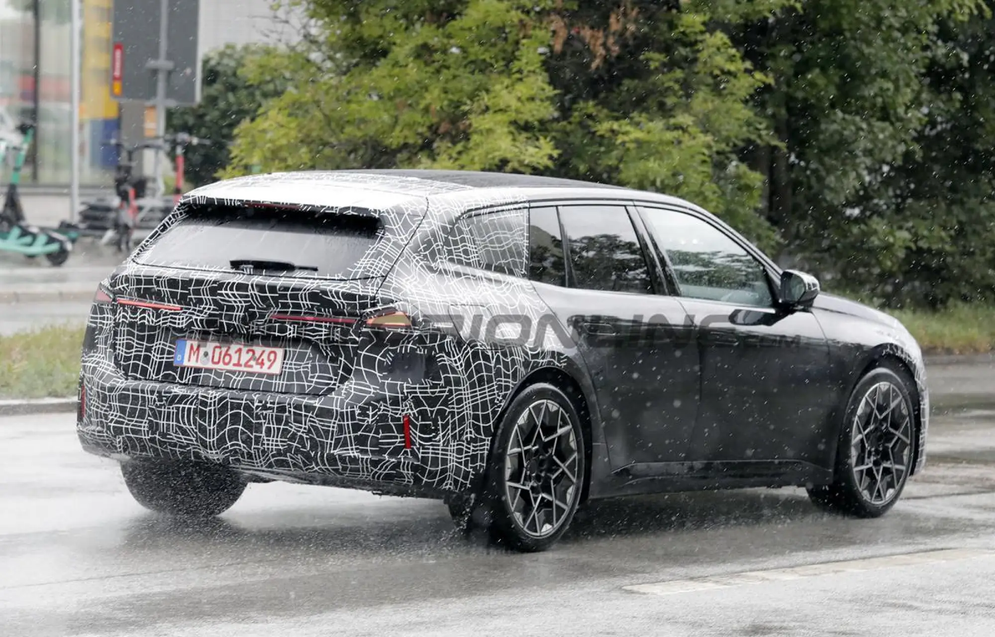 BMW i3 Touring - Foto spia 15-07-2026 - 9