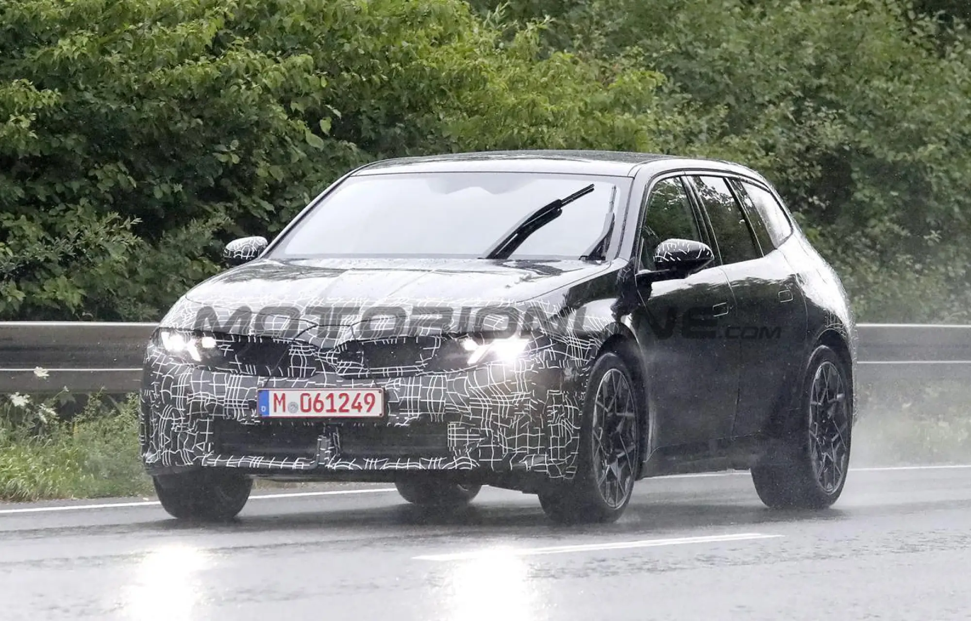 BMW i3 Touring - Foto spia 15-07-2026 - 13