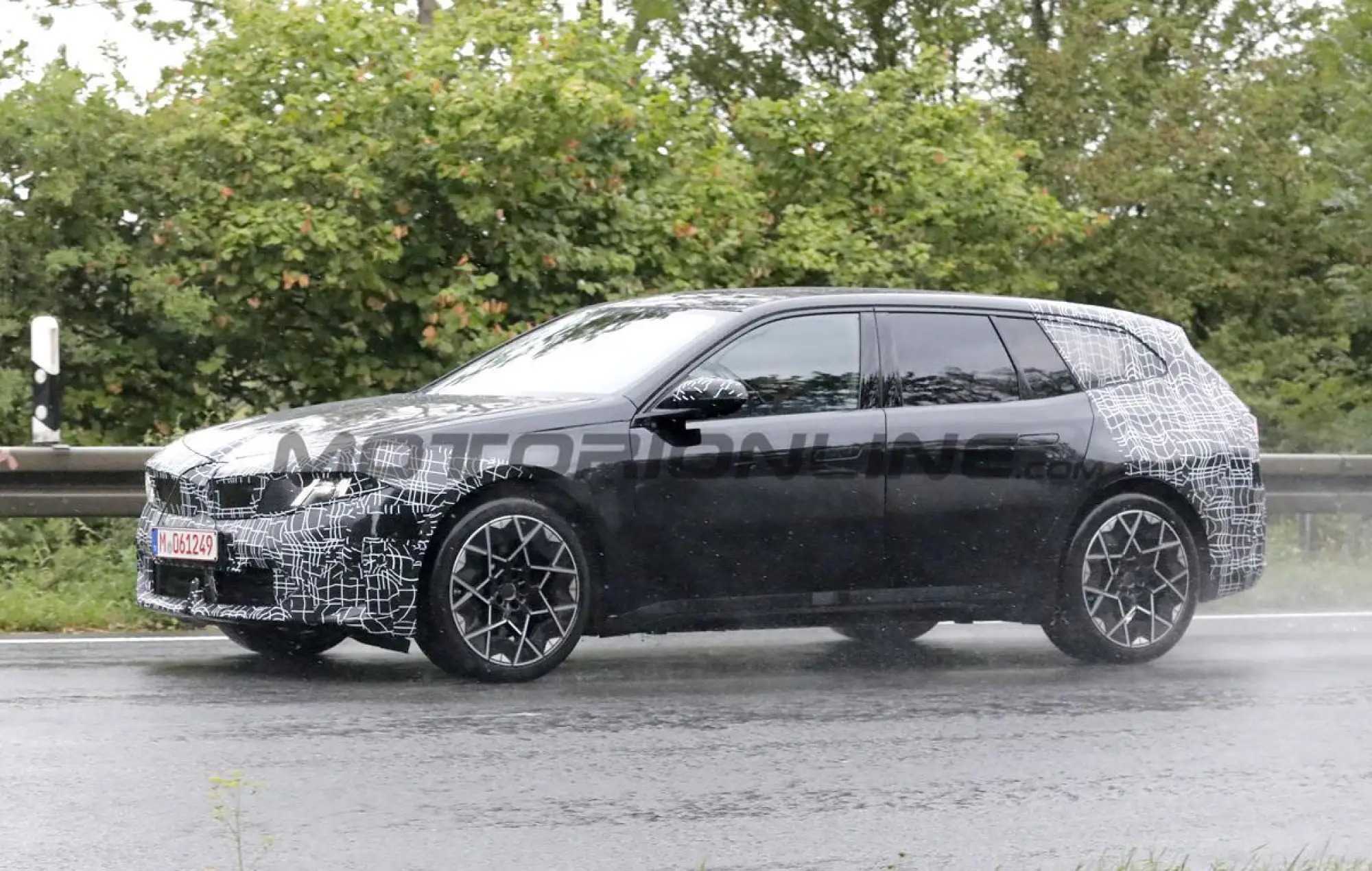 BMW i3 Touring - Foto spia 15-07-2026 - 14