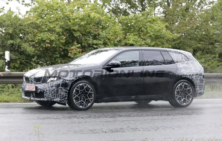 BMW i3 Touring - Foto spia 15-07-2026 - 14