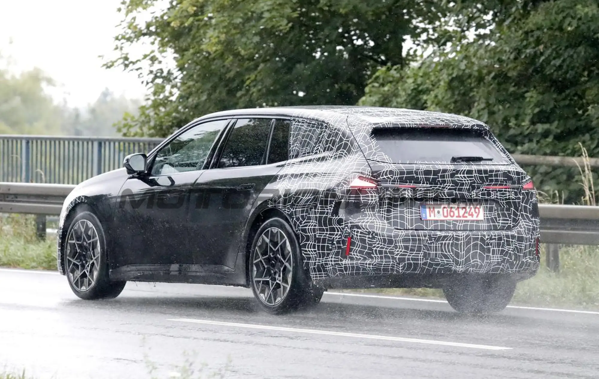 BMW i3 Touring - Foto spia 15-07-2026 - 21