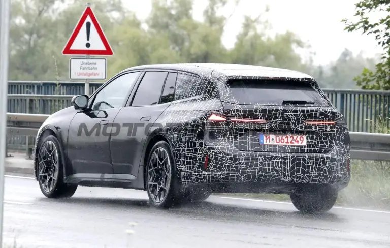 BMW i3 Touring - Foto spia 15-07-2026 - 19