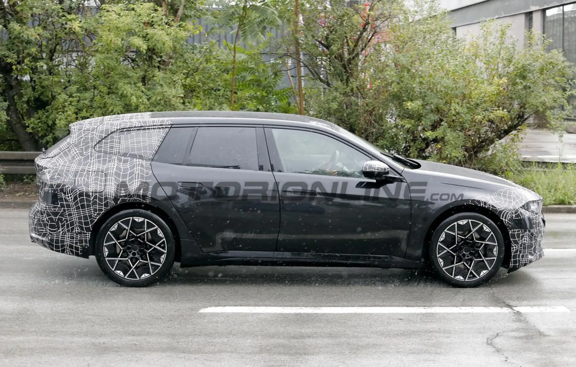 BMW i3 Touring - Foto spia 15-07-2026 - 18