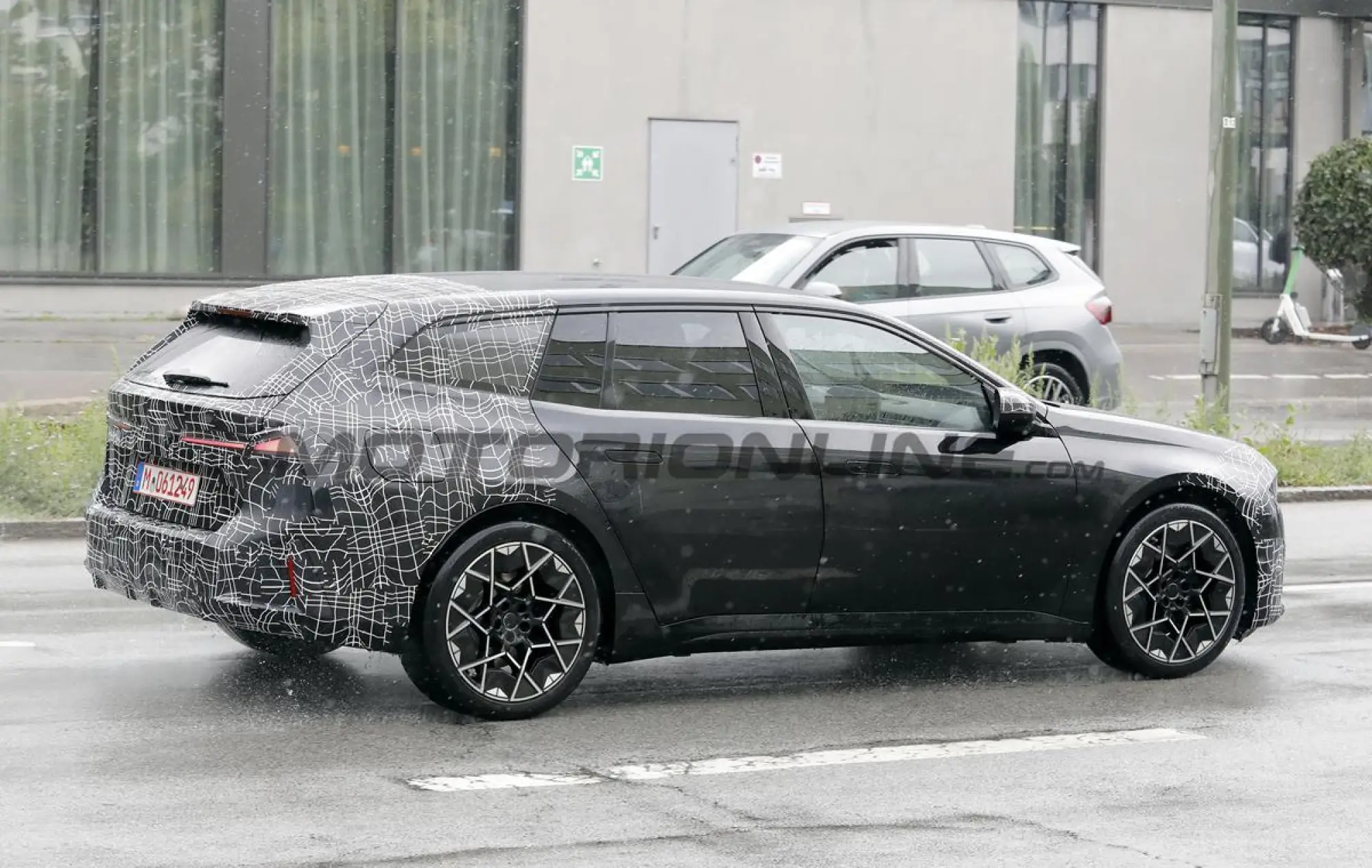 BMW i3 Touring - Foto spia 15-07-2026 - 8