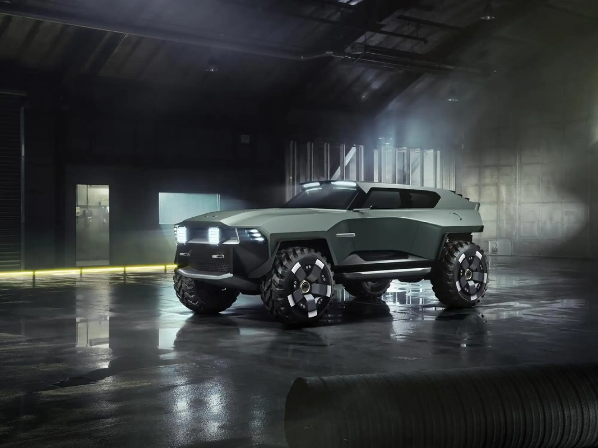 Aston Martin Dreadnought - 2