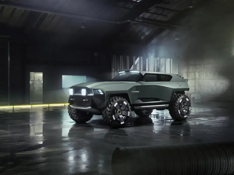 Aston Martin Dreadnought - 2