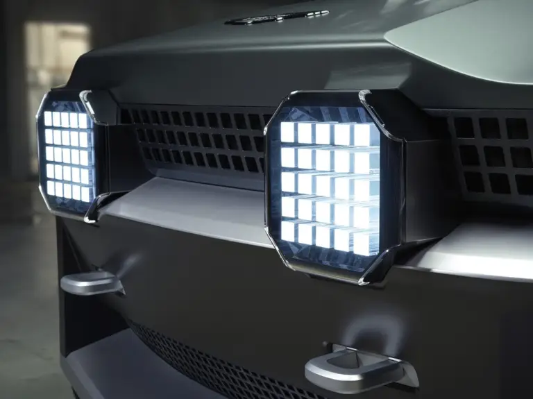 Aston Martin Dreadnought - 13