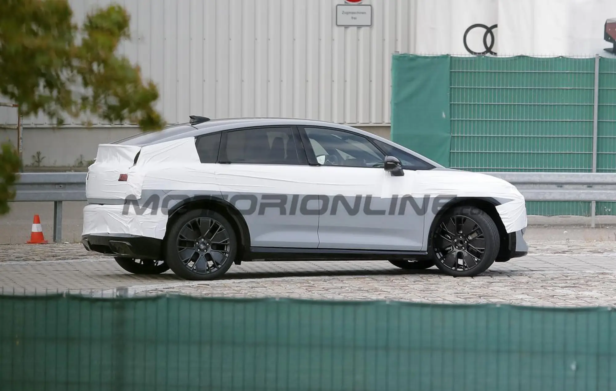 Audi A2 e-tron - Foto spia 20-07-2026 - 9