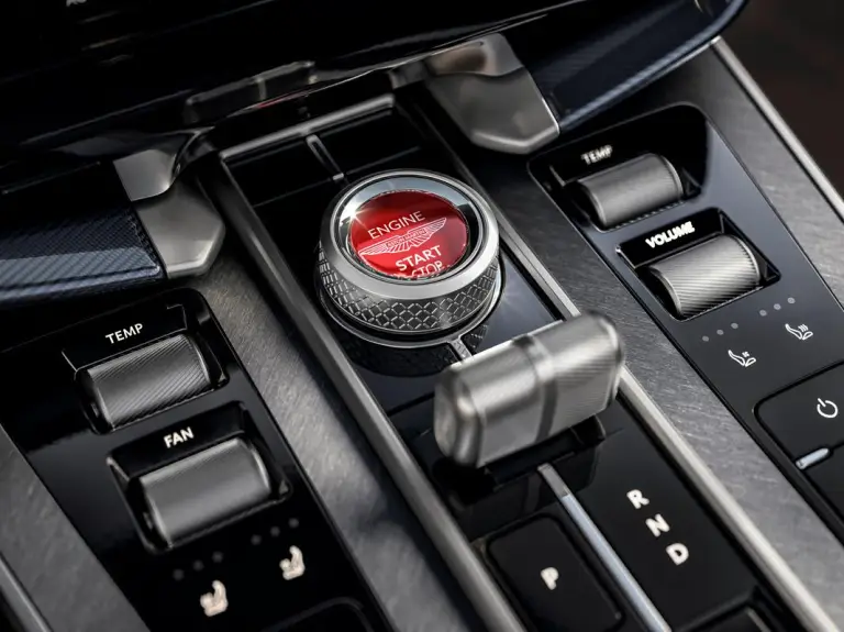 Aston Martin Vanquish 25 - 12