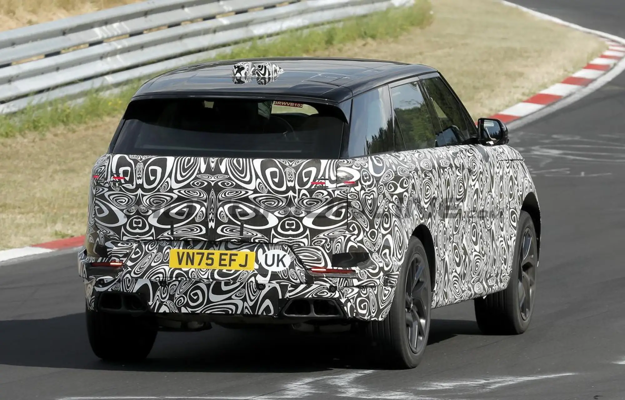 Range Rover Sport 2027 - Foto spia 23-07-2026 - 7