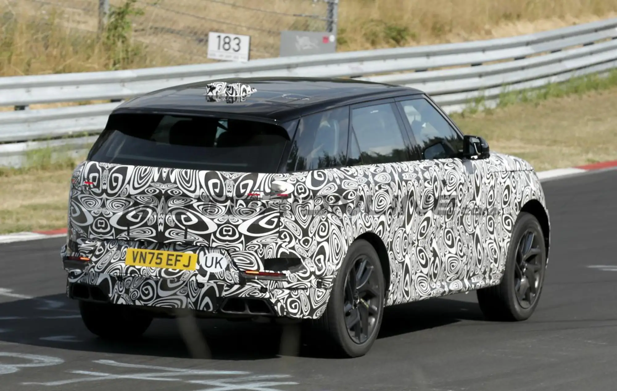 Range Rover Sport 2027 - Foto spia 23-07-2026 - 11