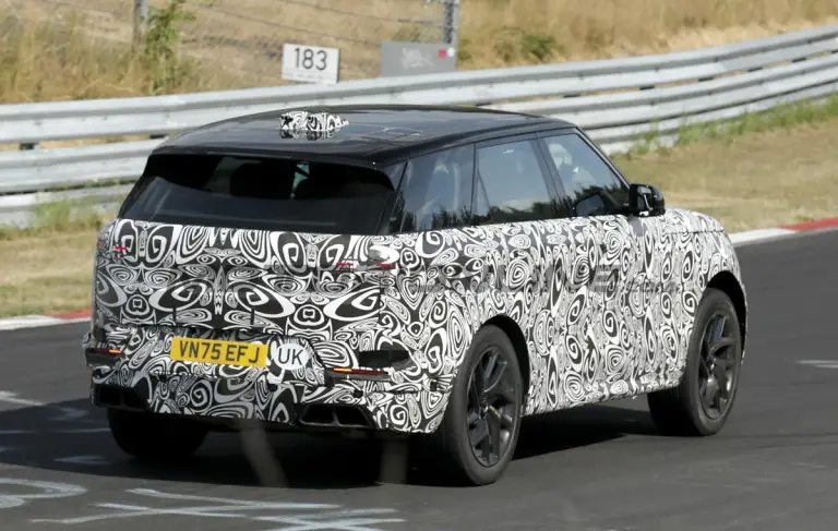 Range Rover Sport 2027 - Foto spia 23-07-2026 - 11