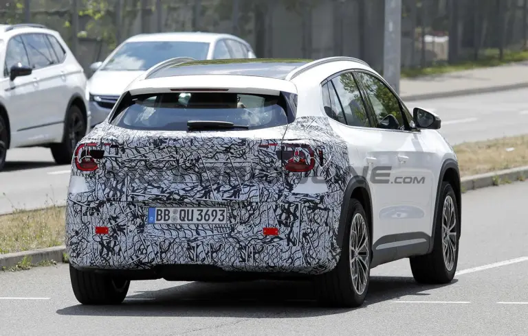 Mercedes GLA 2027 - Foto spia 23-07-2026 - 11