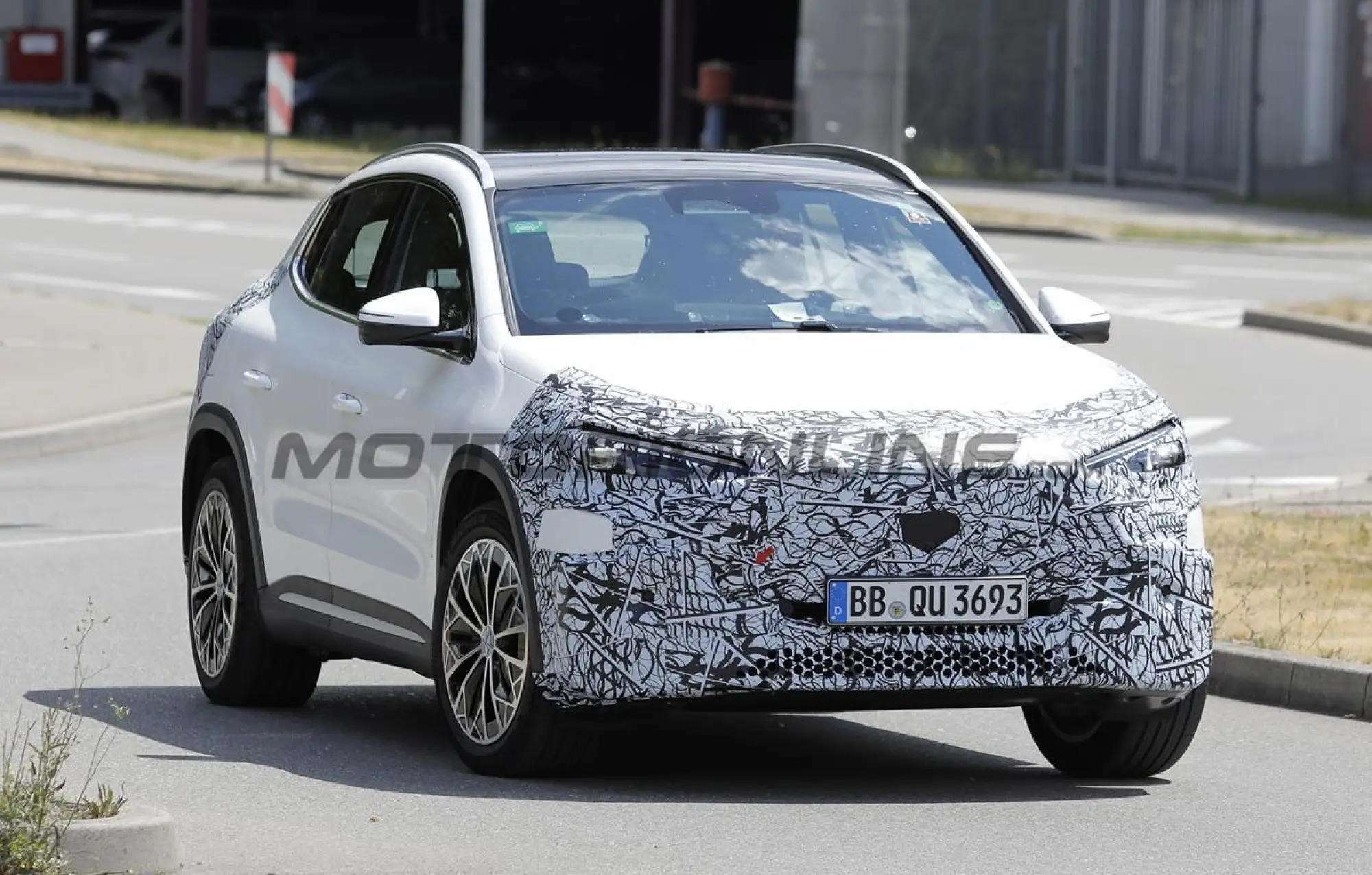 Mercedes GLA 2027 - Foto spia 23-07-2026 - 7