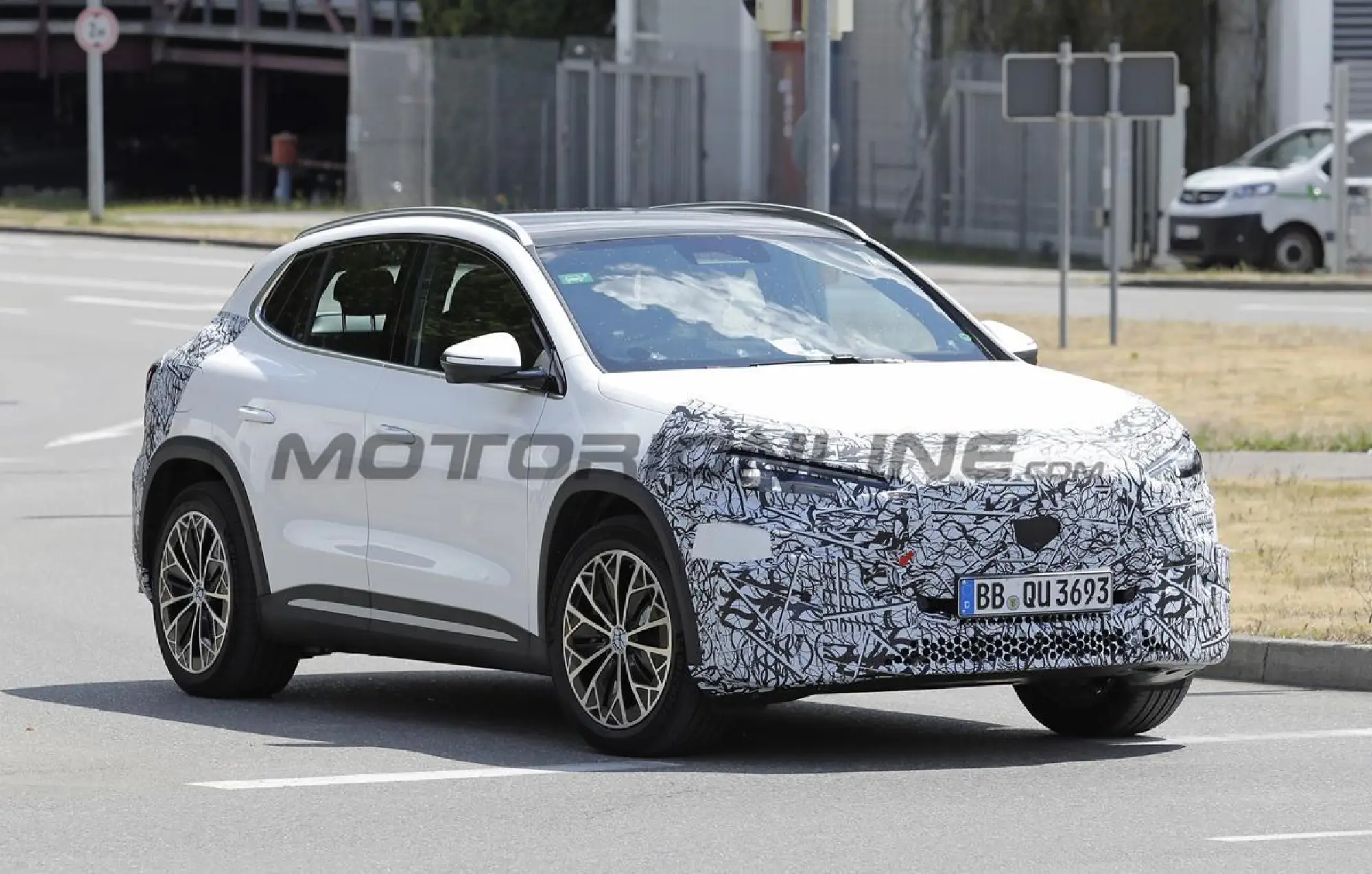 Mercedes GLA 2027 - Foto spia 23-07-2026 - 3