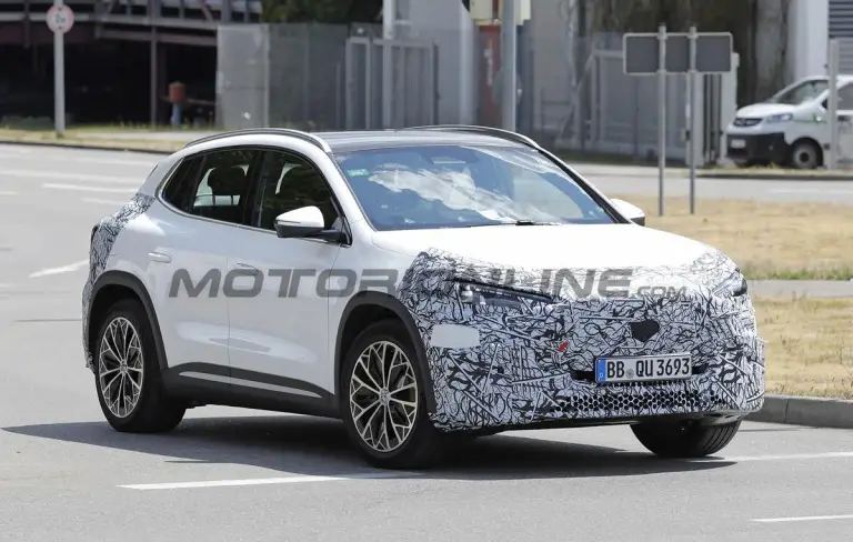Mercedes GLA 2027 - Foto spia 23-07-2026 - 3