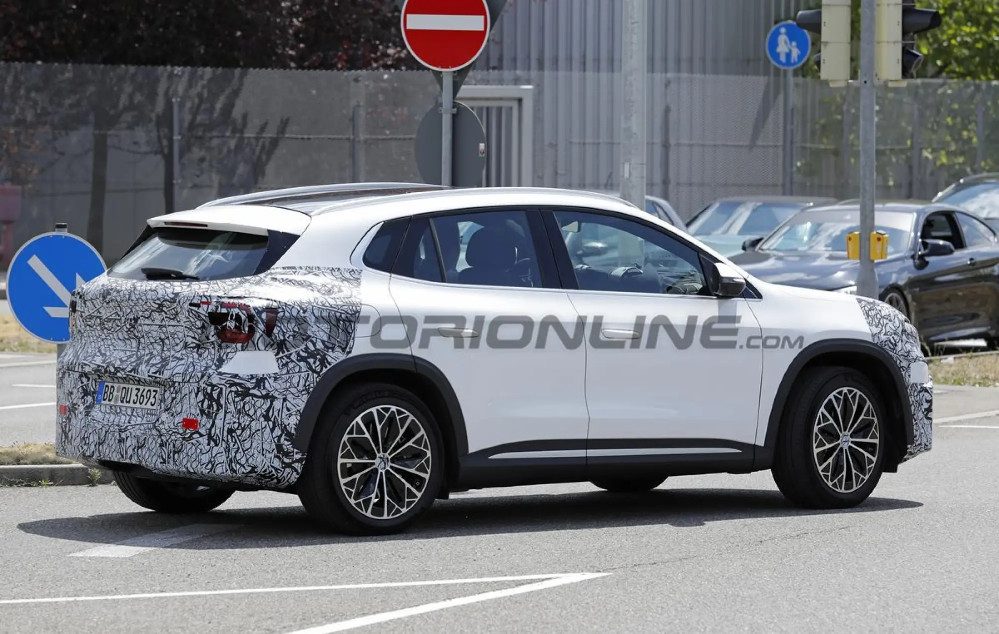 Mercedes GLA 2027 - Foto spia 23-07-2026 - 6