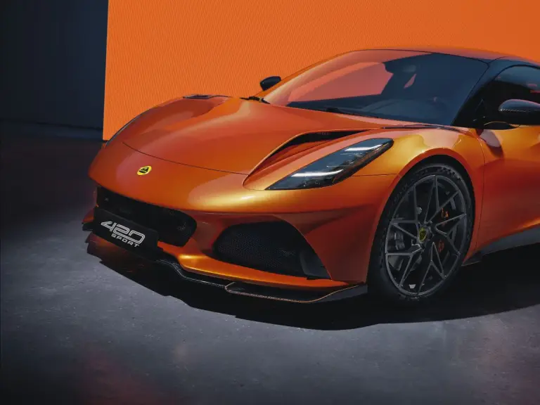 Lotus Emira 420 Sport 2026 - 3