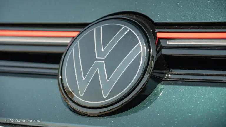 Volkswagen Golf GTI Edition 50 - Primo Contatto - 11