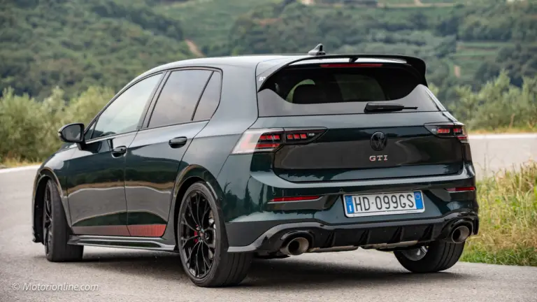 Volkswagen Golf GTI Edition 50 - Primo Contatto - 29