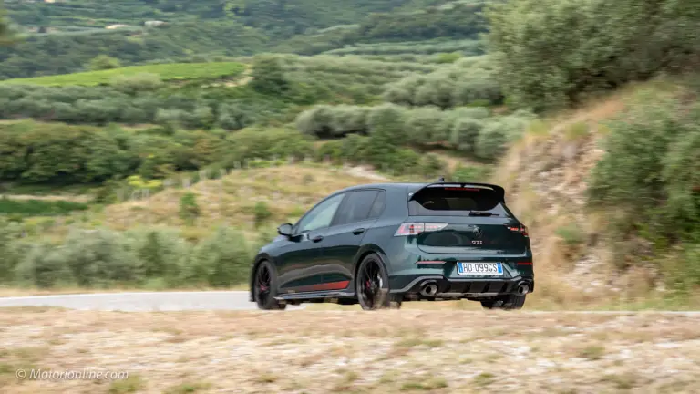 Volkswagen Golf GTI Edition 50 - Primo Contatto - 34