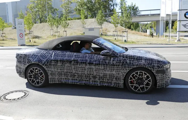 BMW i4 Cabrio - Foto spia 28-07-2026 - 6