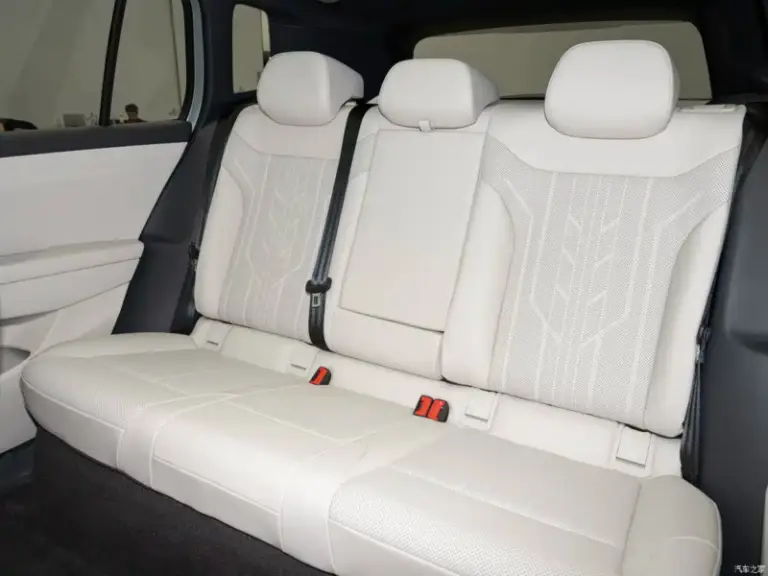 Volkswagen ID Aura T6 - 7