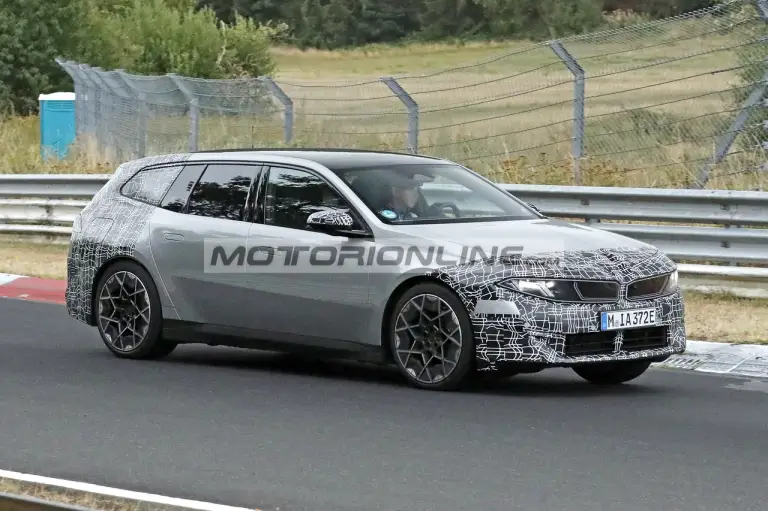 BMW i3 Touring - Foto spia 20-8-2026 - 3
