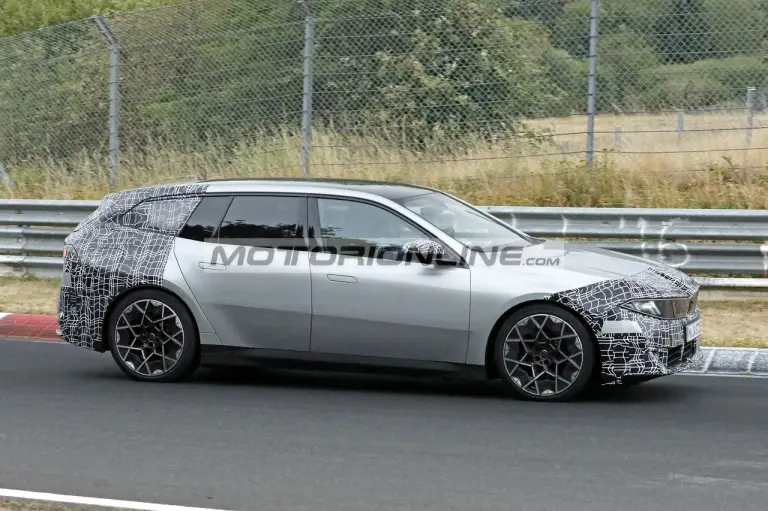 BMW i3 Touring - Foto spia 20-8-2026 - 11