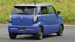 Suzuki e-Sky - Foto ufficiali