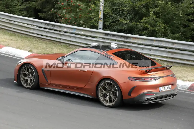 Mercedes AMG GT 63 - Foto spia 26-8-2026 - 4
