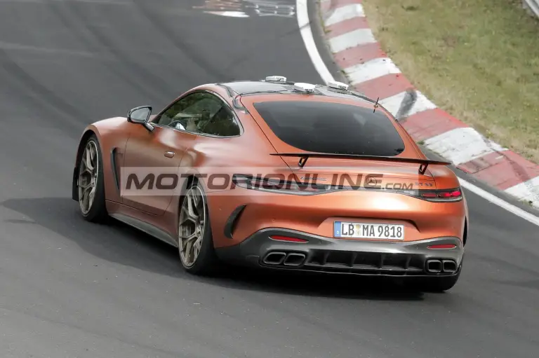 Mercedes AMG GT 63 - Foto spia 26-8-2026 - 9