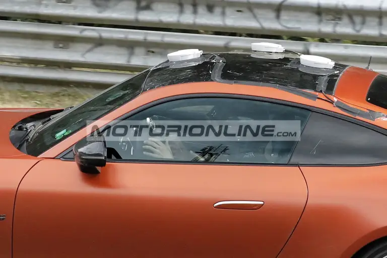 Mercedes AMG GT 63 - Foto spia 26-8-2026 - 11