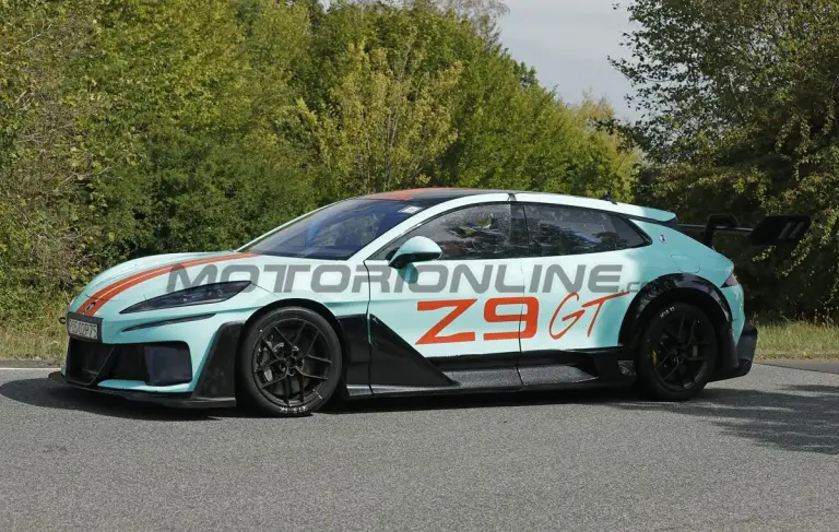 Denza Z9 GT Xtreme - Foto spia 01-09-2026 - 8