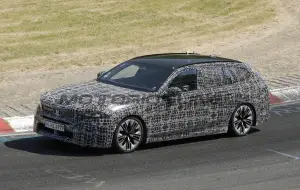 BMW Serie 5 Touring 2027 - Foto spia 04-09-2026